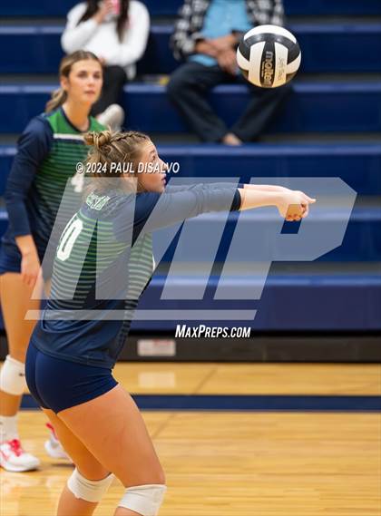 Thumbnail 3 in Regis Jesuit @ ThunderRidge photogallery.