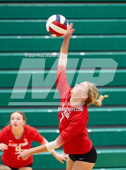 Thumbnail 2 in Regis Jesuit @ ThunderRidge photogallery.