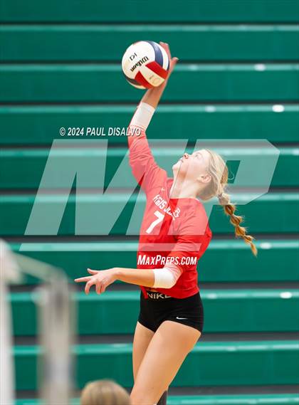 Thumbnail 3 in Regis Jesuit @ ThunderRidge photogallery.