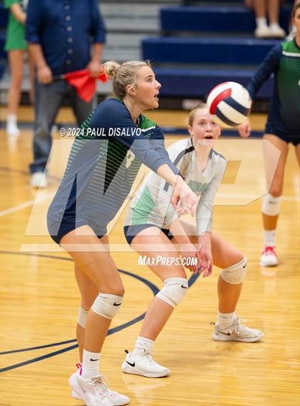 Thumbnail 2 in Regis Jesuit @ ThunderRidge photogallery.