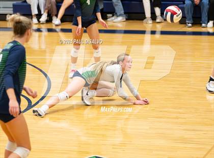 Thumbnail 2 in Regis Jesuit @ ThunderRidge photogallery.