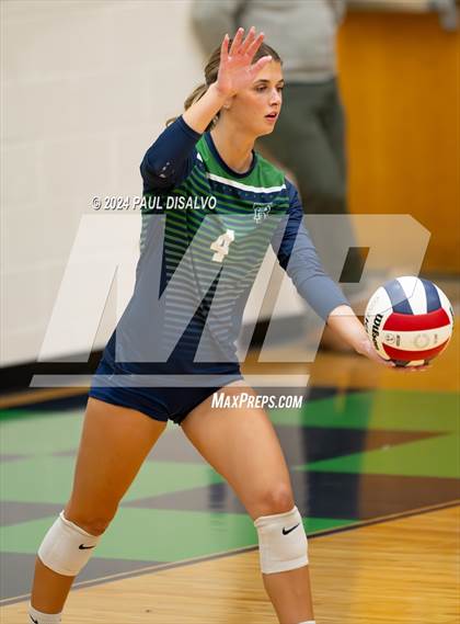 Thumbnail 2 in Regis Jesuit @ ThunderRidge photogallery.