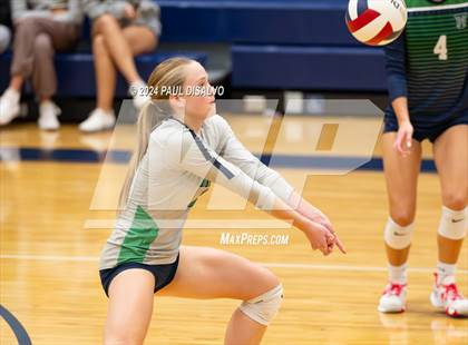 Thumbnail 2 in Regis Jesuit @ ThunderRidge photogallery.