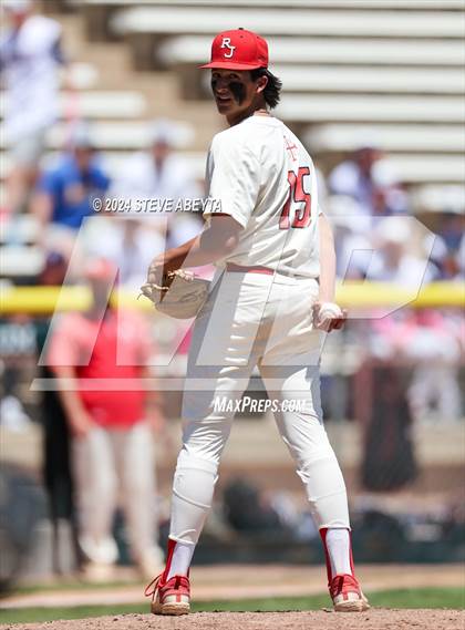 Thumbnail 2 in Fort Collins @ Regis Jesuit (CHSAA 5A First Round) photogallery.