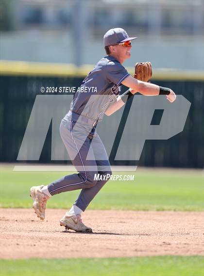 Thumbnail 3 in Fort Collins @ Regis Jesuit (CHSAA 5A First Round) photogallery.