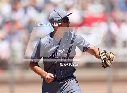 Thumbnail 1 in Fort Collins @ Regis Jesuit (CHSAA 5A First Round) photogallery.