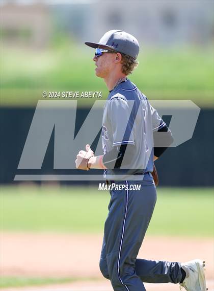 Thumbnail 3 in Fort Collins @ Regis Jesuit (CHSAA 5A First Round) photogallery.