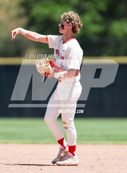Thumbnail 1 in Fort Collins @ Regis Jesuit (CHSAA 5A First Round) photogallery.