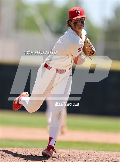 Thumbnail 3 in Fort Collins @ Regis Jesuit (CHSAA 5A First Round) photogallery.