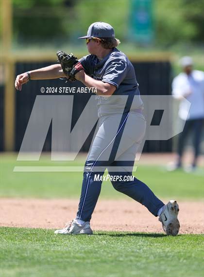 Thumbnail 1 in Fort Collins @ Regis Jesuit (CHSAA 5A First Round) photogallery.