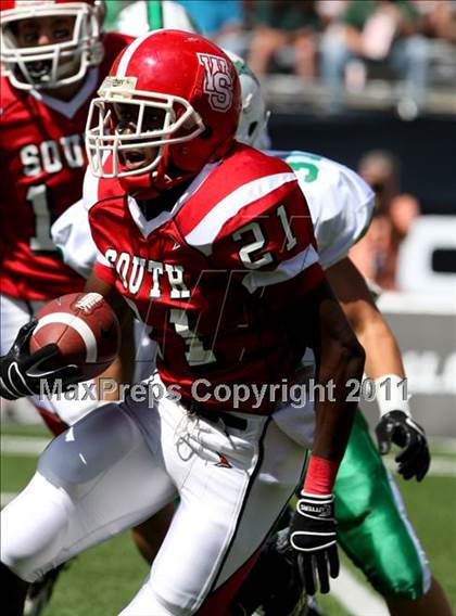 Thumbnail 1 in Dublin Coffman vs. Westerville South (Kirk Herbstreit National Kickoff Classic) photogallery.
