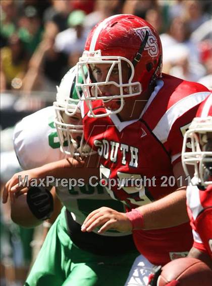 Thumbnail 2 in Dublin Coffman vs. Westerville South (Kirk Herbstreit National Kickoff Classic) photogallery.