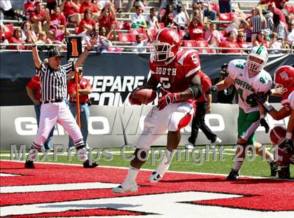 Thumbnail 1 in Dublin Coffman vs. Westerville South (Kirk Herbstreit National Kickoff Classic) photogallery.