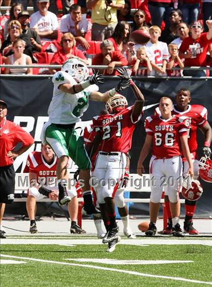 Thumbnail 3 in Dublin Coffman vs. Westerville South (Kirk Herbstreit National Kickoff Classic) photogallery.