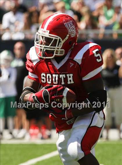 Thumbnail 3 in Dublin Coffman vs. Westerville South (Kirk Herbstreit National Kickoff Classic) photogallery.