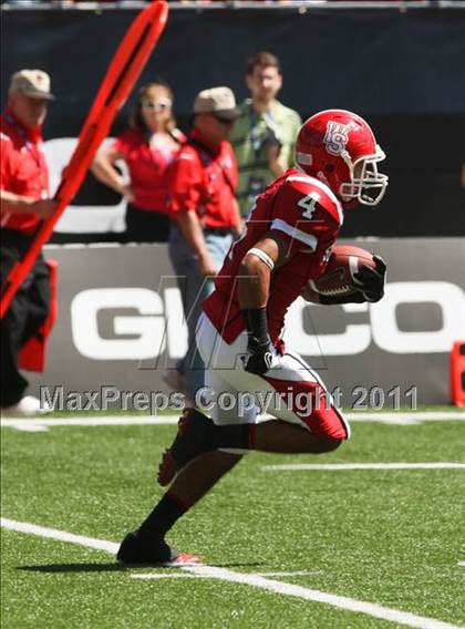 Thumbnail 2 in Dublin Coffman vs. Westerville South (Kirk Herbstreit National Kickoff Classic) photogallery.