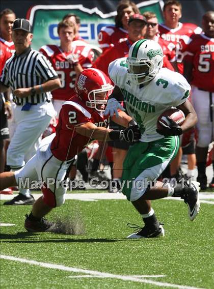 Thumbnail 2 in Dublin Coffman vs. Westerville South (Kirk Herbstreit National Kickoff Classic) photogallery.