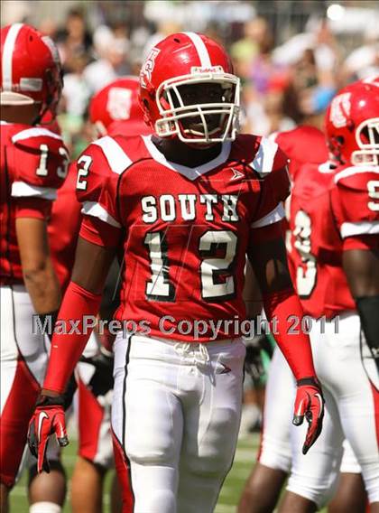Thumbnail 2 in Dublin Coffman vs. Westerville South (Kirk Herbstreit National Kickoff Classic) photogallery.