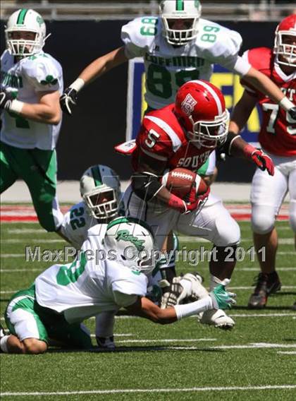 Thumbnail 2 in Dublin Coffman vs. Westerville South (Kirk Herbstreit National Kickoff Classic) photogallery.