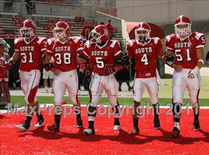 Thumbnail 3 in Dublin Coffman vs. Westerville South (Kirk Herbstreit National Kickoff Classic) photogallery.