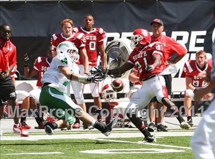 Thumbnail 1 in Dublin Coffman vs. Westerville South (Kirk Herbstreit National Kickoff Classic) photogallery.