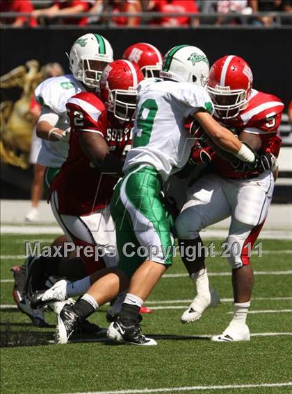 Thumbnail 3 in Dublin Coffman vs. Westerville South (Kirk Herbstreit National Kickoff Classic) photogallery.