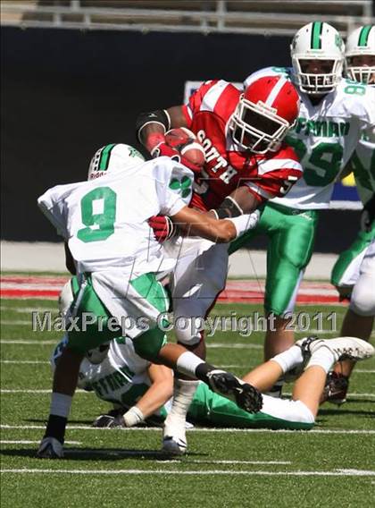 Thumbnail 1 in Dublin Coffman vs. Westerville South (Kirk Herbstreit National Kickoff Classic) photogallery.