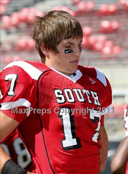 Thumbnail 2 in Dublin Coffman vs. Westerville South (Kirk Herbstreit National Kickoff Classic) photogallery.