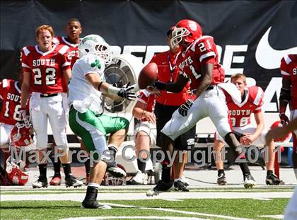 Thumbnail 3 in Dublin Coffman vs. Westerville South (Kirk Herbstreit National Kickoff Classic) photogallery.