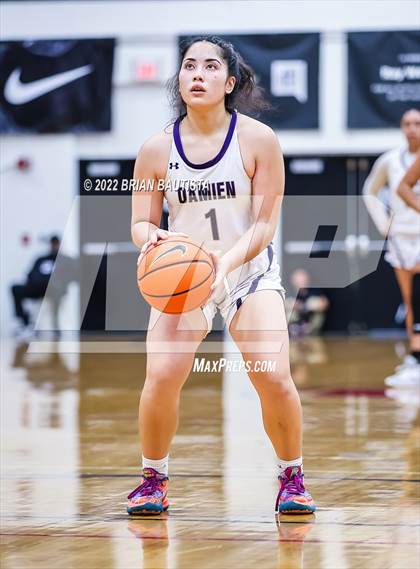 Thumbnail 1 in Damien vs Carondelet (Iolani Classic Honolulu - Day 1) photogallery.