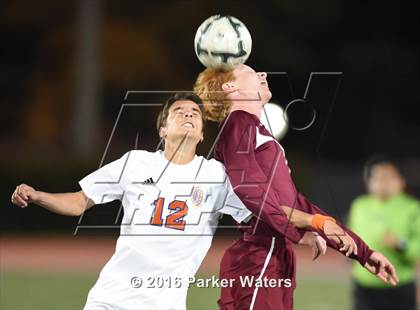 Thumbnail 2 in St. Louis Catholic vs. E.D. White (LHSAA D3 Final) photogallery.