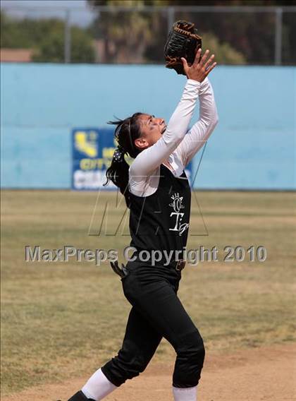 Thumbnail 1 in LACES vs. Vaughn (CIF LACS Small Schools Final) photogallery.