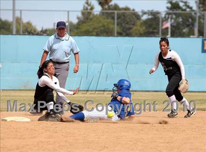 Thumbnail 3 in LACES vs. Vaughn (CIF LACS Small Schools Final) photogallery.