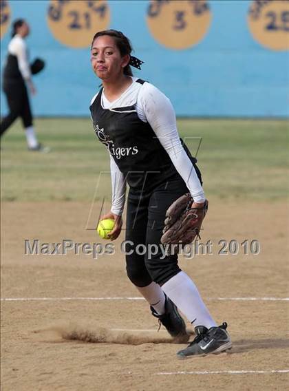 Thumbnail 2 in LACES vs. Vaughn (CIF LACS Small Schools Final) photogallery.