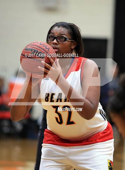 Thumbnail 2 in New Bern vs Havelock (Craven County Christmas Tournament) photogallery.