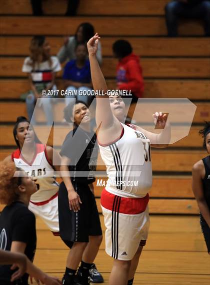 Thumbnail 1 in New Bern vs Havelock (Craven County Christmas Tournament) photogallery.
