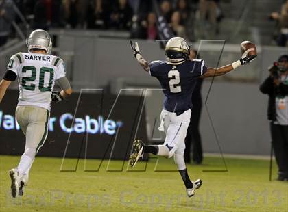 Thumbnail 3 in De La Salle vs. St. John Bosco (CIF State Open Division Final) photogallery.