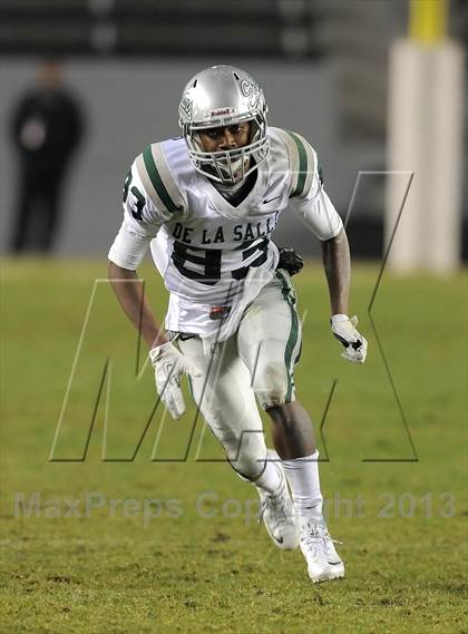 Thumbnail 3 in De La Salle vs. St. John Bosco (CIF State Open Division Final) photogallery.