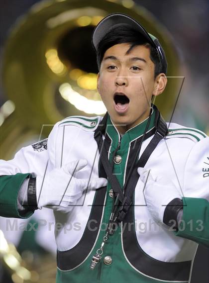Thumbnail 2 in De La Salle vs. St. John Bosco (CIF State Open Division Final) photogallery.