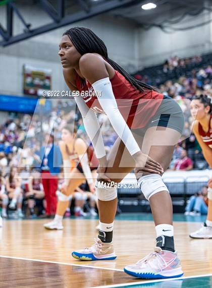 Thumbnail 2 in Mountain View vs. Woods Cross (UHSAA 5A Second Round) photogallery.