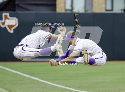 Thumbnail 3 in Hallsville vs. Montgomery Lake Creek (UIL Softball 5A D2 Final) photogallery.