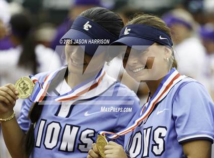 Thumbnail 3 in Hallsville vs. Montgomery Lake Creek (UIL Softball 5A D2 Final) photogallery.