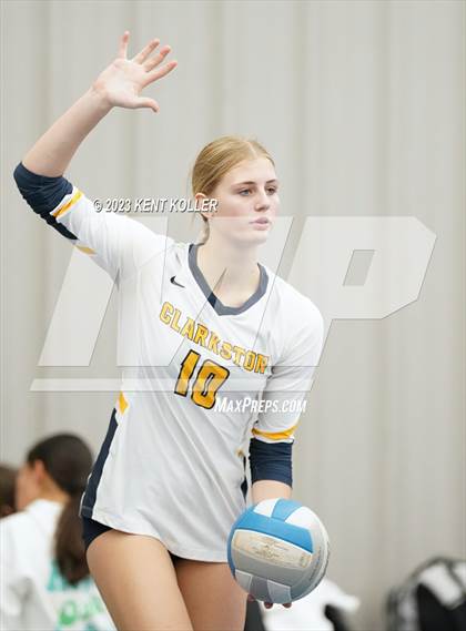 Thumbnail 2 in Clarkston vs. Novi (Beast of the East) photogallery.