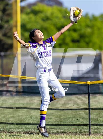 Thumbnail 3 in Healdsburg @ Kennedy (CIF NCS D5 QUARTER FINAL) photogallery.