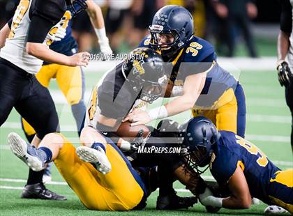 Thumbnail 3 in Highland Park vs. Mt. Pleasant (UIL 5A D1 Playoff at The Star) photogallery.