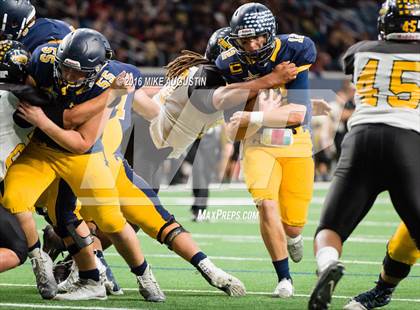 Thumbnail 3 in Highland Park vs. Mt. Pleasant (UIL 5A D1 Playoff at The Star) photogallery.