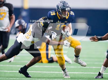 Thumbnail 2 in Highland Park vs. Mt. Pleasant (UIL 5A D1 Playoff at The Star) photogallery.