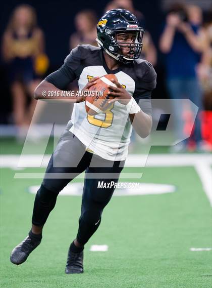 Thumbnail 1 in Highland Park vs. Mt. Pleasant (UIL 5A D1 Playoff at The Star) photogallery.