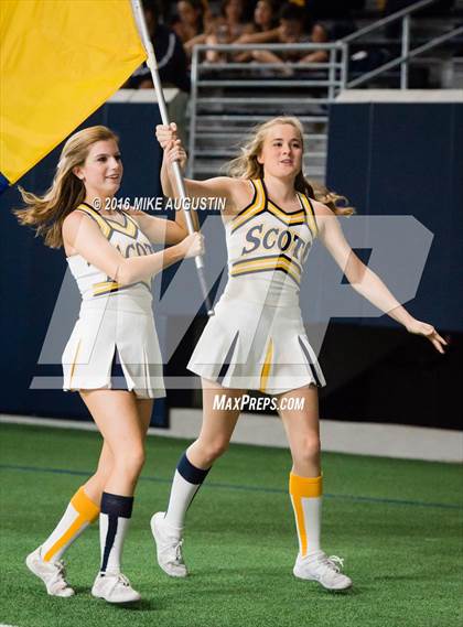 Thumbnail 2 in Highland Park vs. Mt. Pleasant (UIL 5A D1 Playoff at The Star) photogallery.