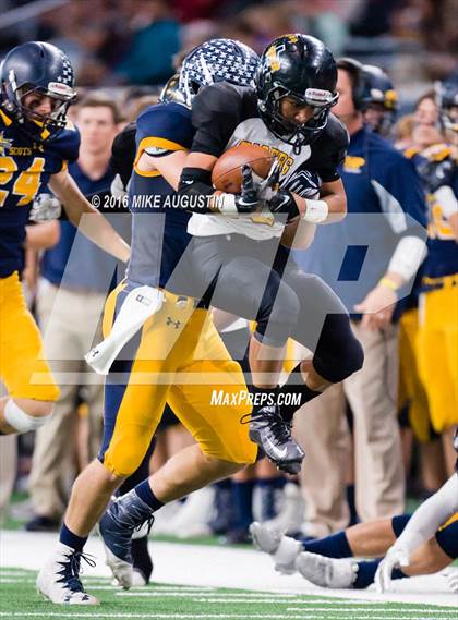 Thumbnail 1 in Highland Park vs. Mt. Pleasant (UIL 5A D1 Playoff at The Star) photogallery.